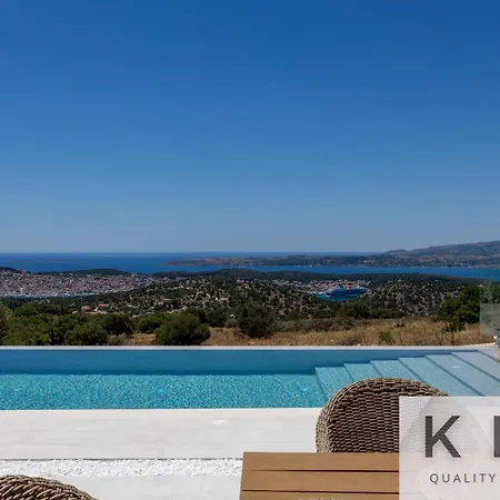 Akrothea With Panoramic View And Private Pool Razáta