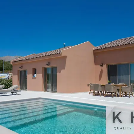 Akrothea With Panoramic View And Private Pool